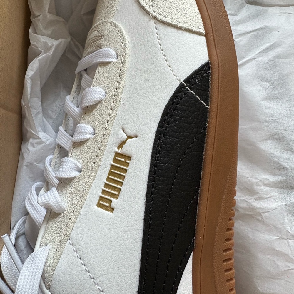 NWT Puma White and Black Sneakers with Brown Sole